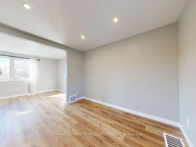 77 Glenburn Ave — Photo 6