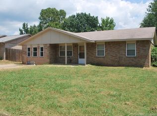 1115 S Oak St, Bristow, OK 74010