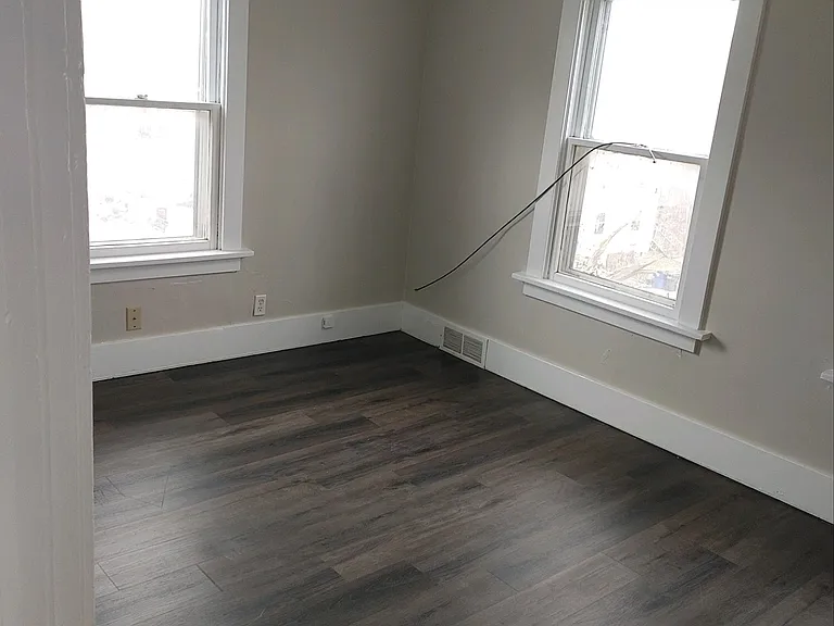 1606 E 12th St #1/2 — Photo 1