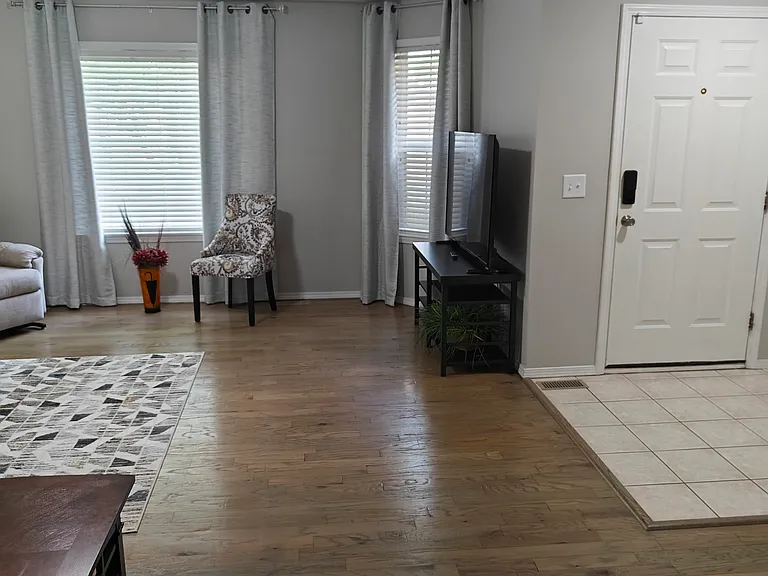 1246 Verna Ln — Photo 3