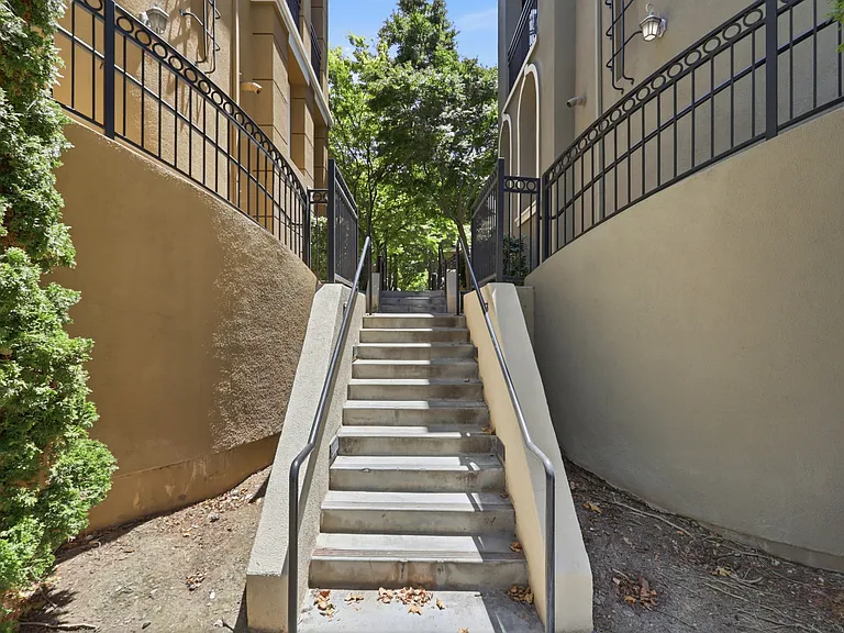 2129 Pomme Ct #1 — Photo 35