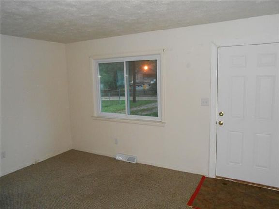 2nd image of 3314 Glencoe Ave