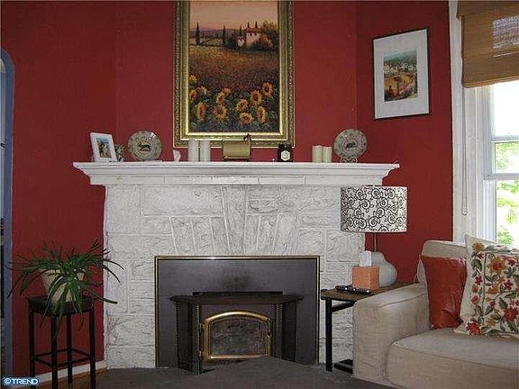 2nd image of 817 Garden Ave
