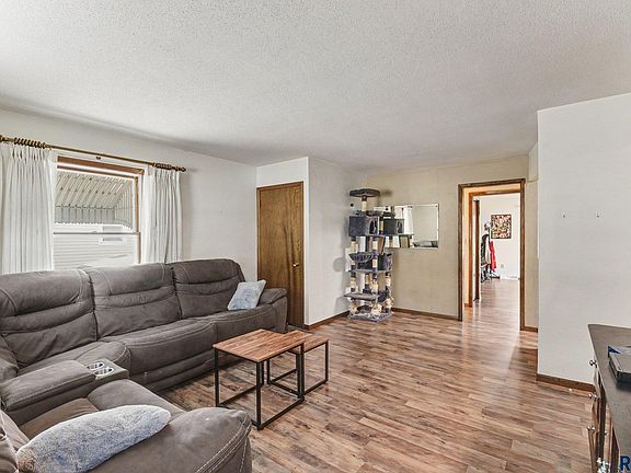 5th image of 3008 E 22nd St