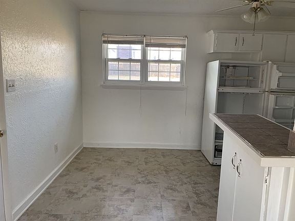 5th image of 4527 SW G Ave