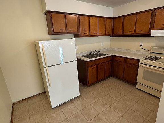 2nd image of 1020 N Main St #111