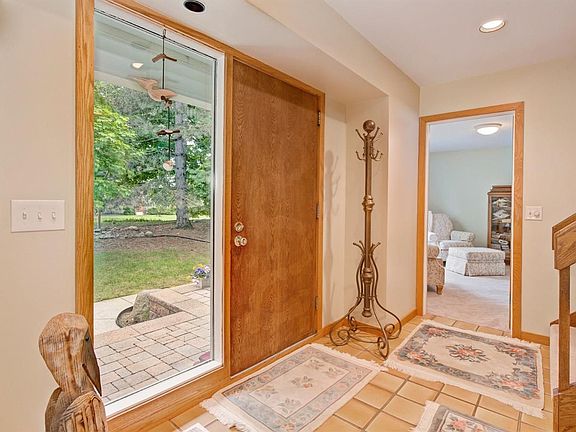 4th image of 5975 Fox Hollow Ct