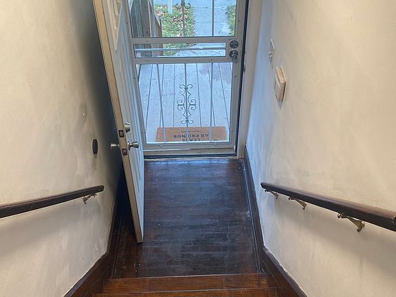2nd image of 4721 Saint Clair St #2