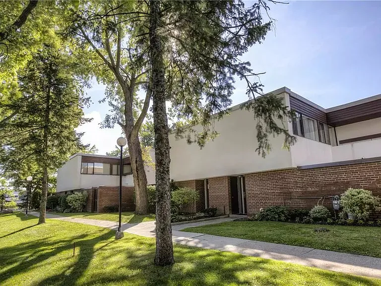 400 Woodsworth Rd #390 — Photo 13