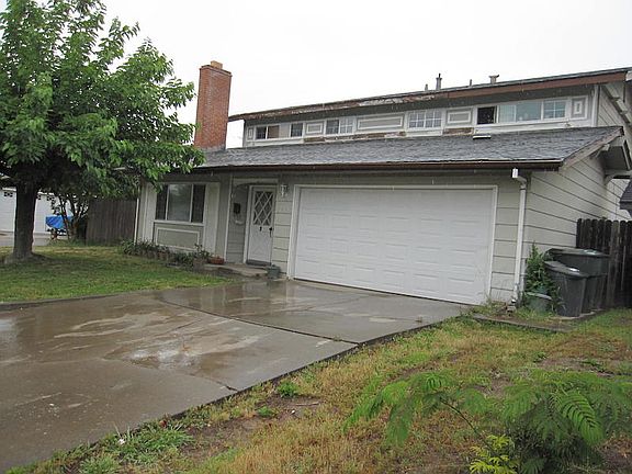 3rd image of 5711 Revelstok Dr
