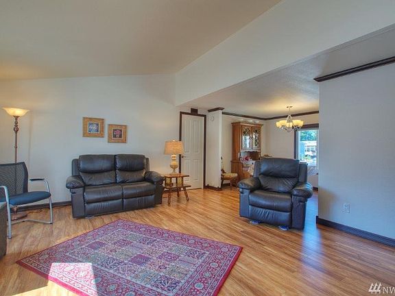 4th image of 790 Cottonwood Dr
