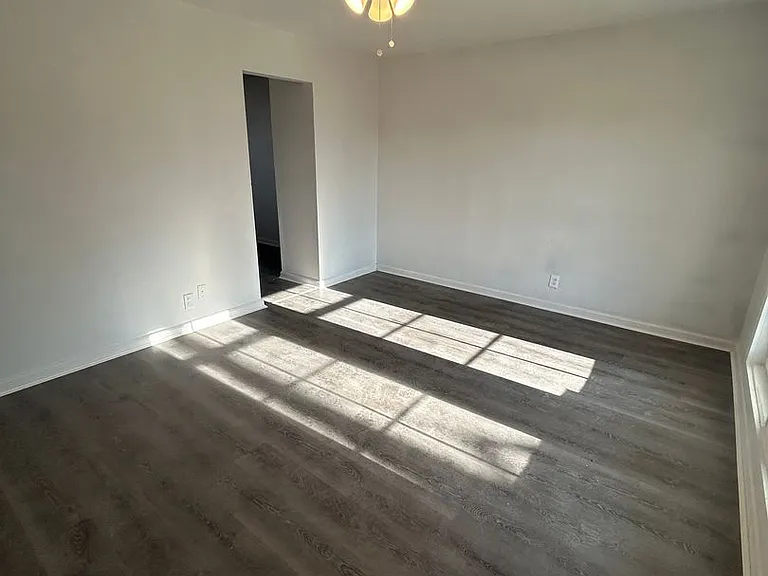741 Saint Martin Dr — Photo 2