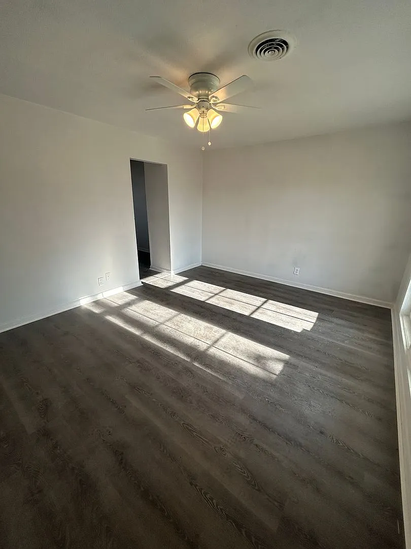 Building Photo - 741 Saint Martin Dr