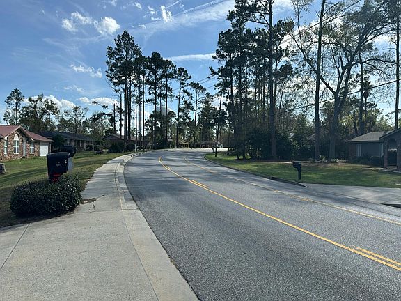 4th image of 2111 Gornto Rd