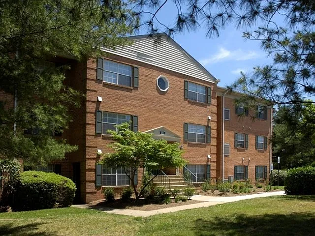 Crofton Village Apartments — Photo 27