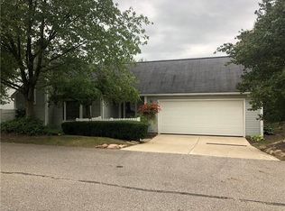 880 Sutton Pl, Akron, OH 44313