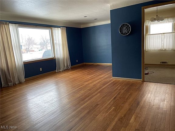 4th image of 28984 Sherbrook Dr