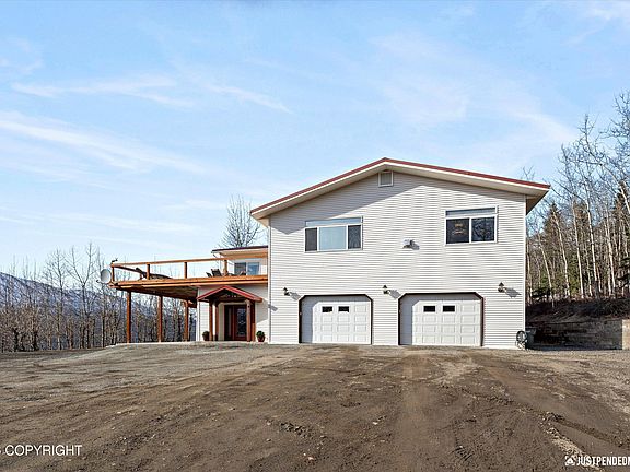 3rd image of 3831 Harca St