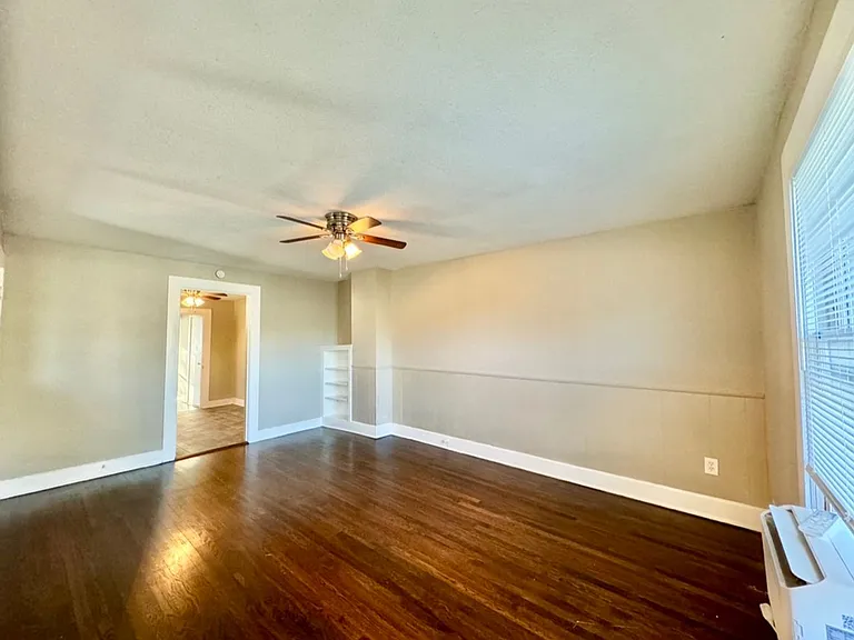 5738 Worth St — Photo 3