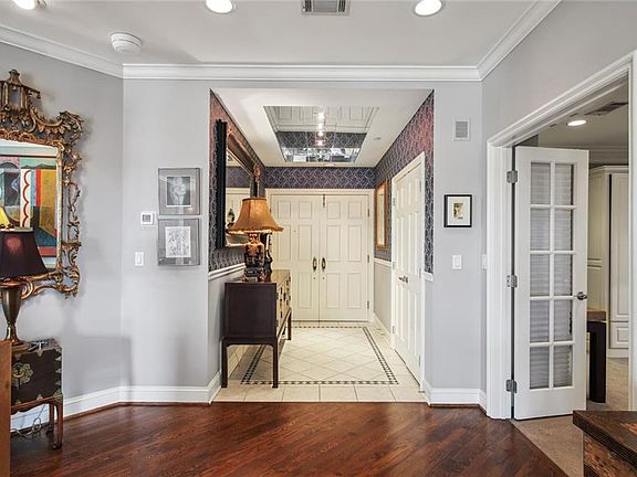 5th image of 411 W 46th Ter APT 701