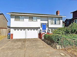 35 SW Hurbert St, Newport, OR 97365