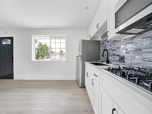 5th image of 9583 Skylark Blvd #9583