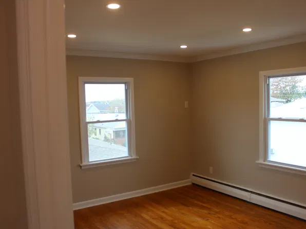667 Chase Ave Floor 2, Lyndhurst, NJ 07071