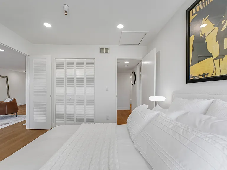 2111 Latham St #307 — Photo 45