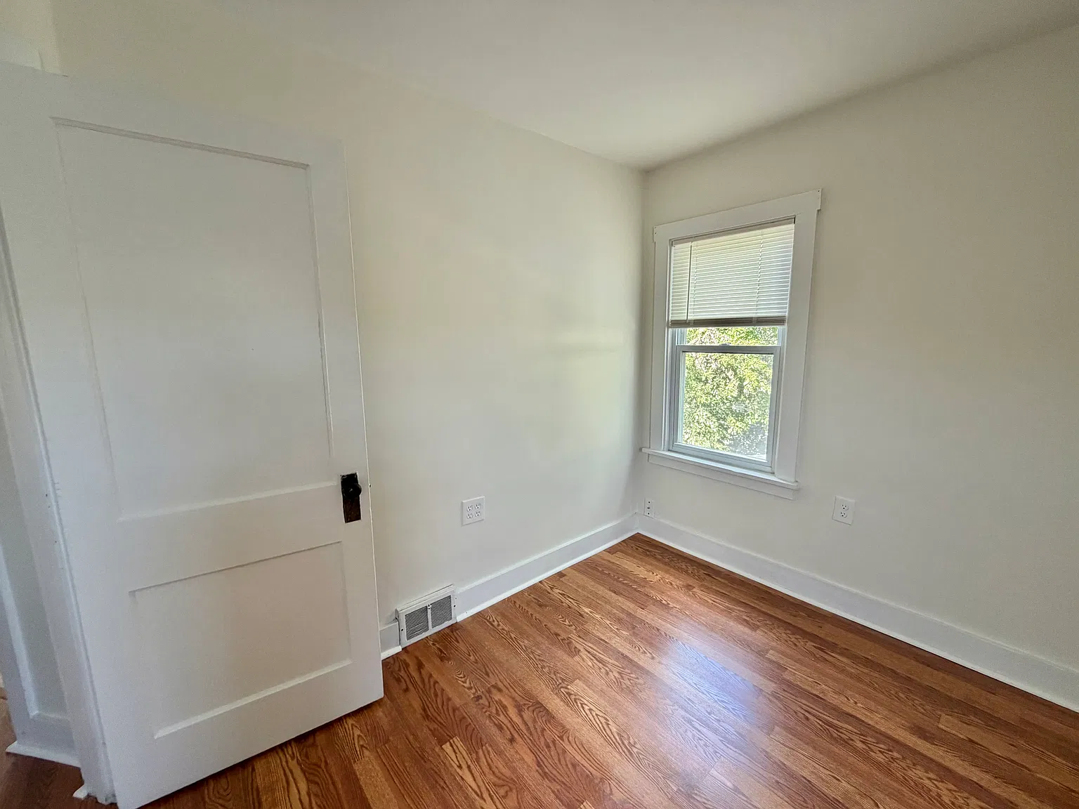 2 bed, $1,250 — Photo 4