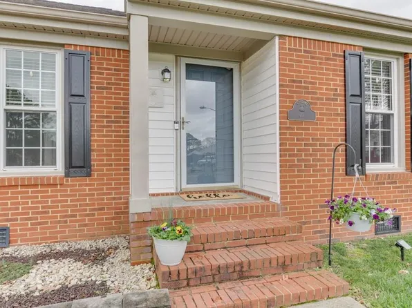 905 Blaywicke Ct, Chesapeake, VA 23322