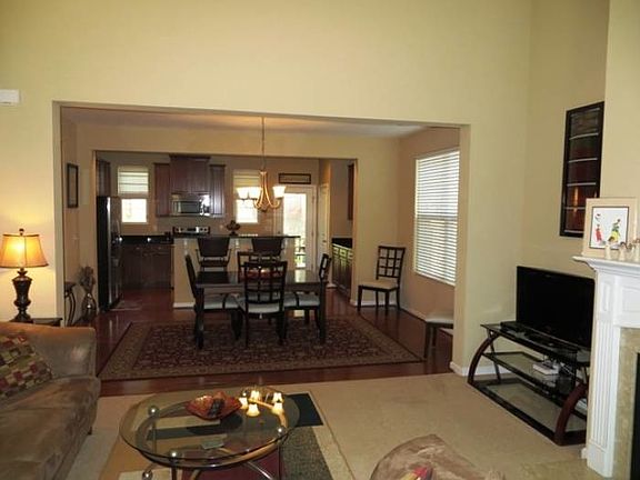 Family Room - Dining