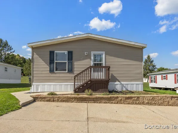 1475 Red Oak Ln NE, Belmont, MI 49306