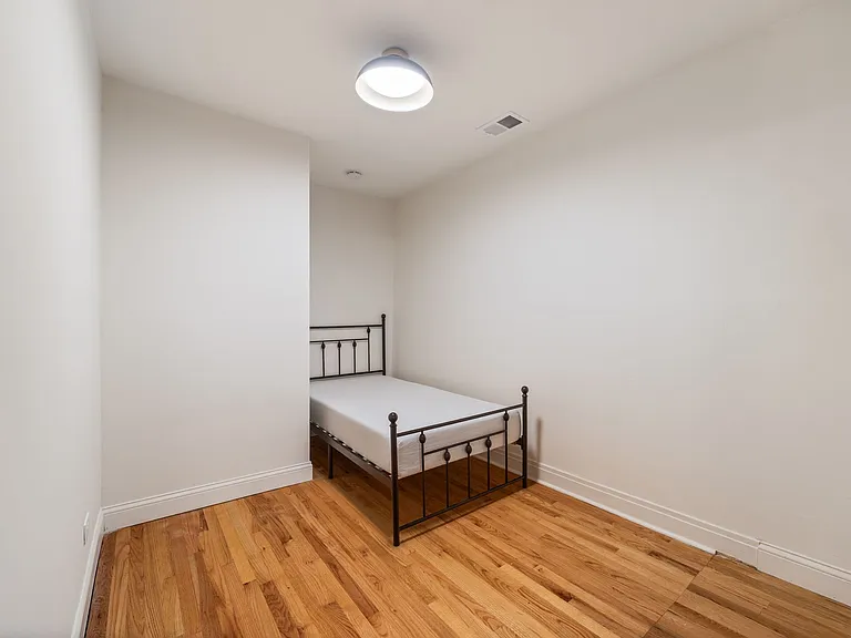 1015 Garnett Pl — Photo 10