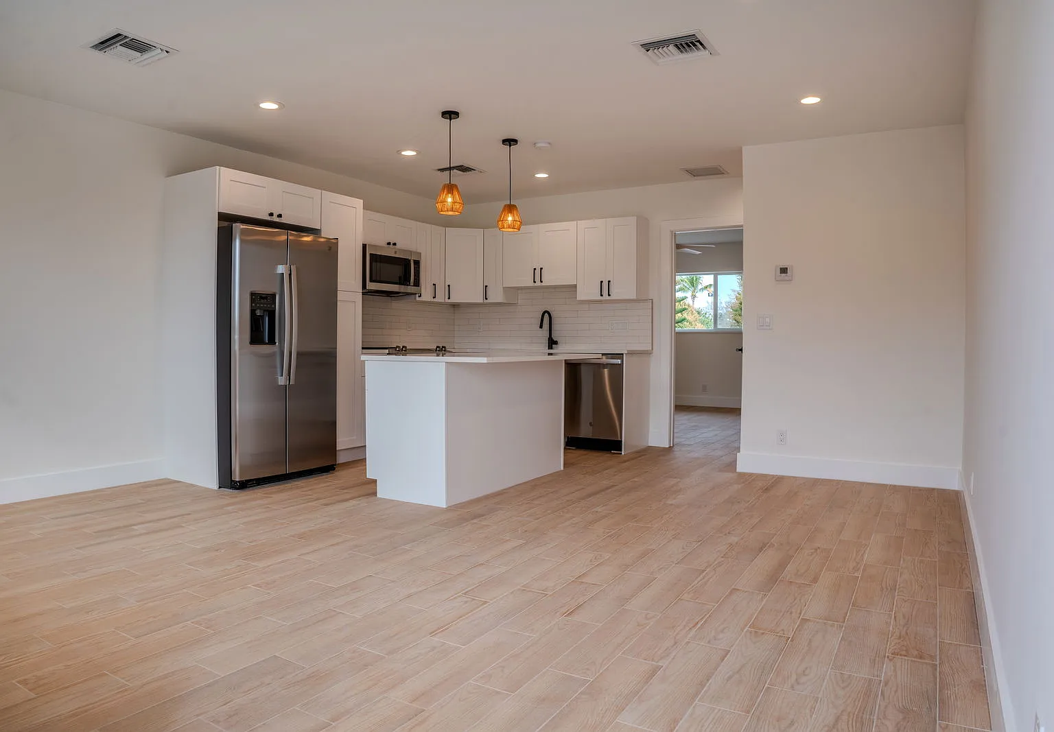 1 bed, 1.0 bath, 600 sqft, $2,100 — Photo 1