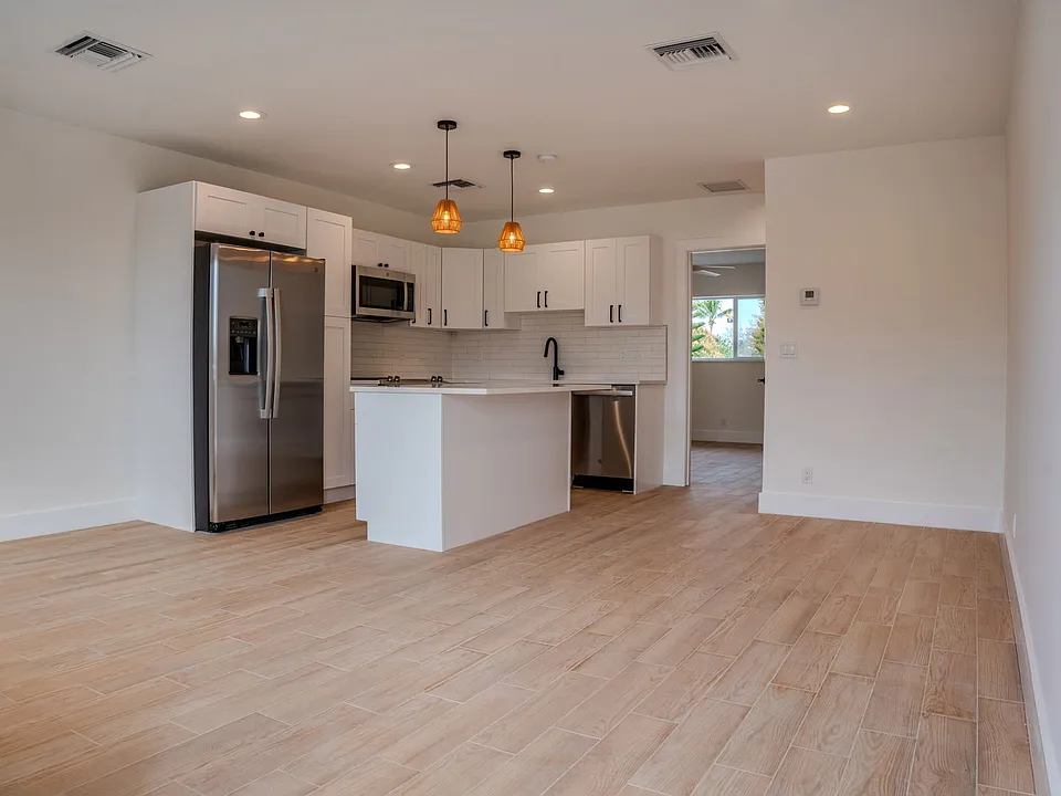 238 SE 1st Ave #4