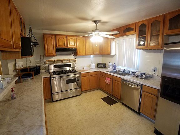 3rd image of 9877 Stanley Ave