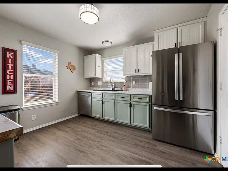 3810 Clementine Dr — Photo 9