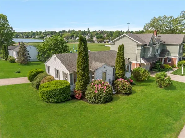 175 Kay St, Newport, RI 02840