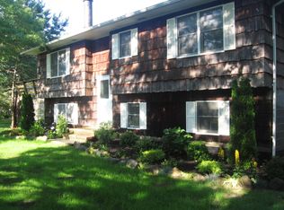 18 Whiting Rd, East Quogue, NY 11942