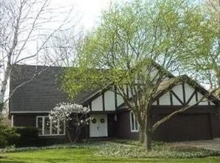 640 Greenbrier Ln, Crystal Lake, IL 60014