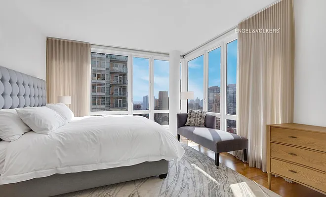 Sold by Engel & Völkers New York City | media 6