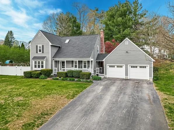 4 Houghton Rd, Sutton, MA 01590