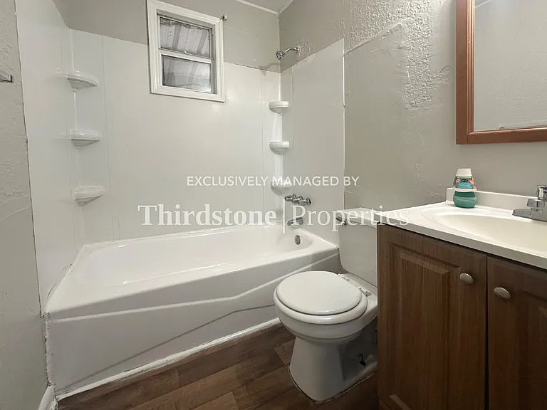 1853 W 6th St — Photo 9