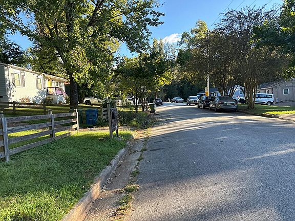 4th image of 2297 Swallow Cir SE