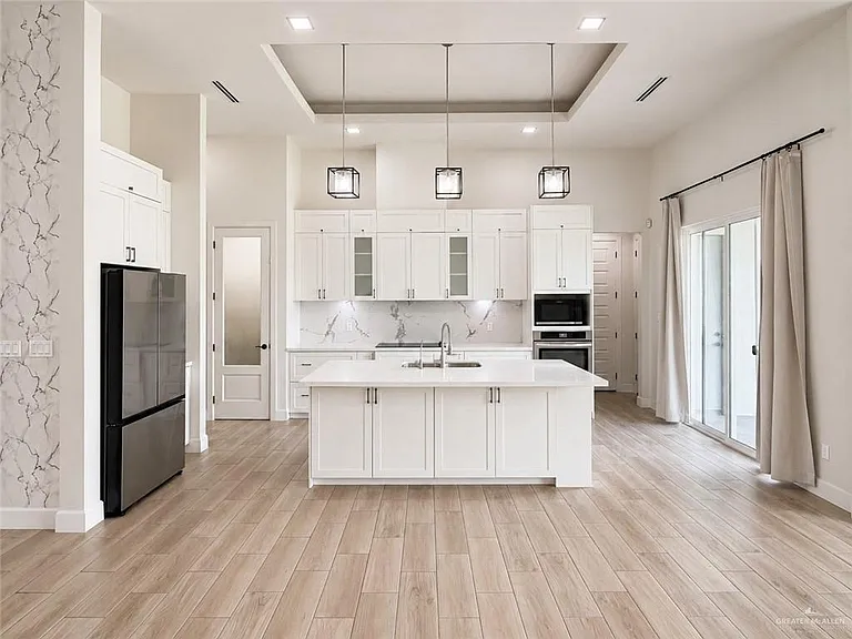 2516 Wisteria St — Photo 5
