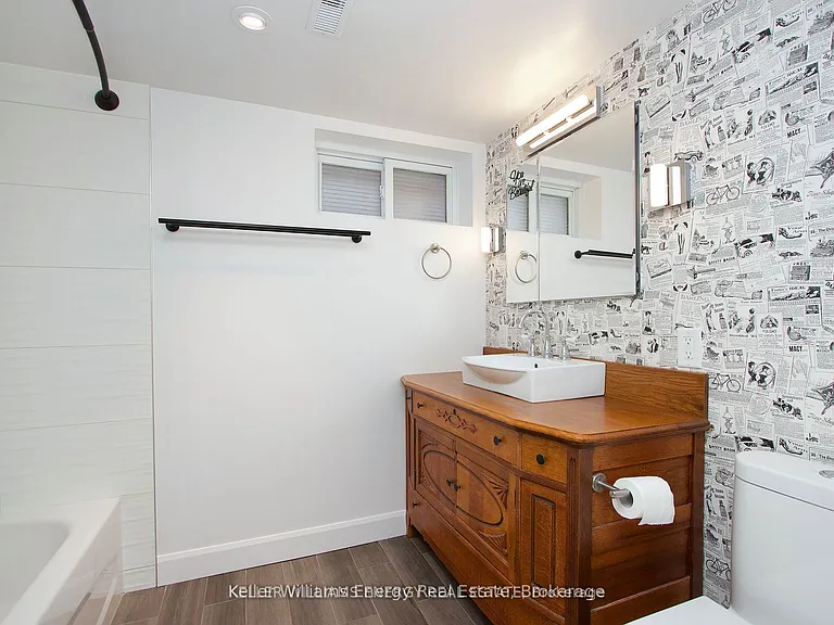 54 Chadburn St #BASEMENT — Photo 12