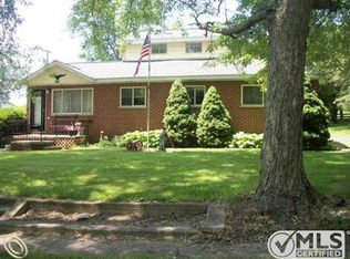 902 Harry Paul Dr, Lake Orion, MI