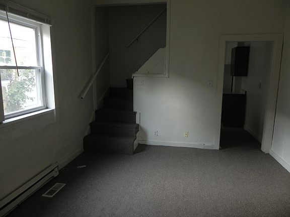 5th image of 3026-3028 W Jackson St