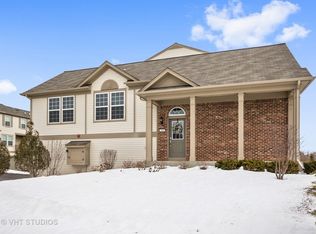 300 Devoe Dr, Oswego, IL 60543