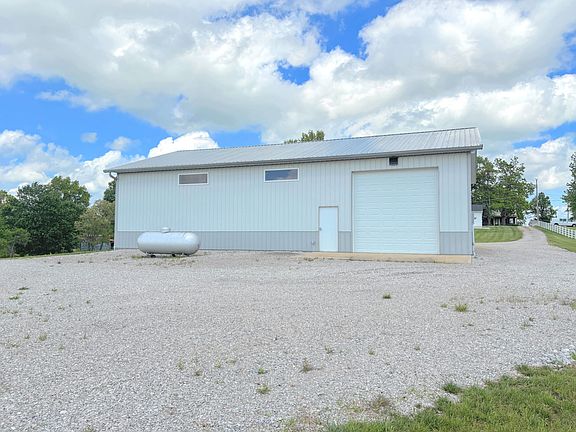 4th image of 3373 Moffett Rd